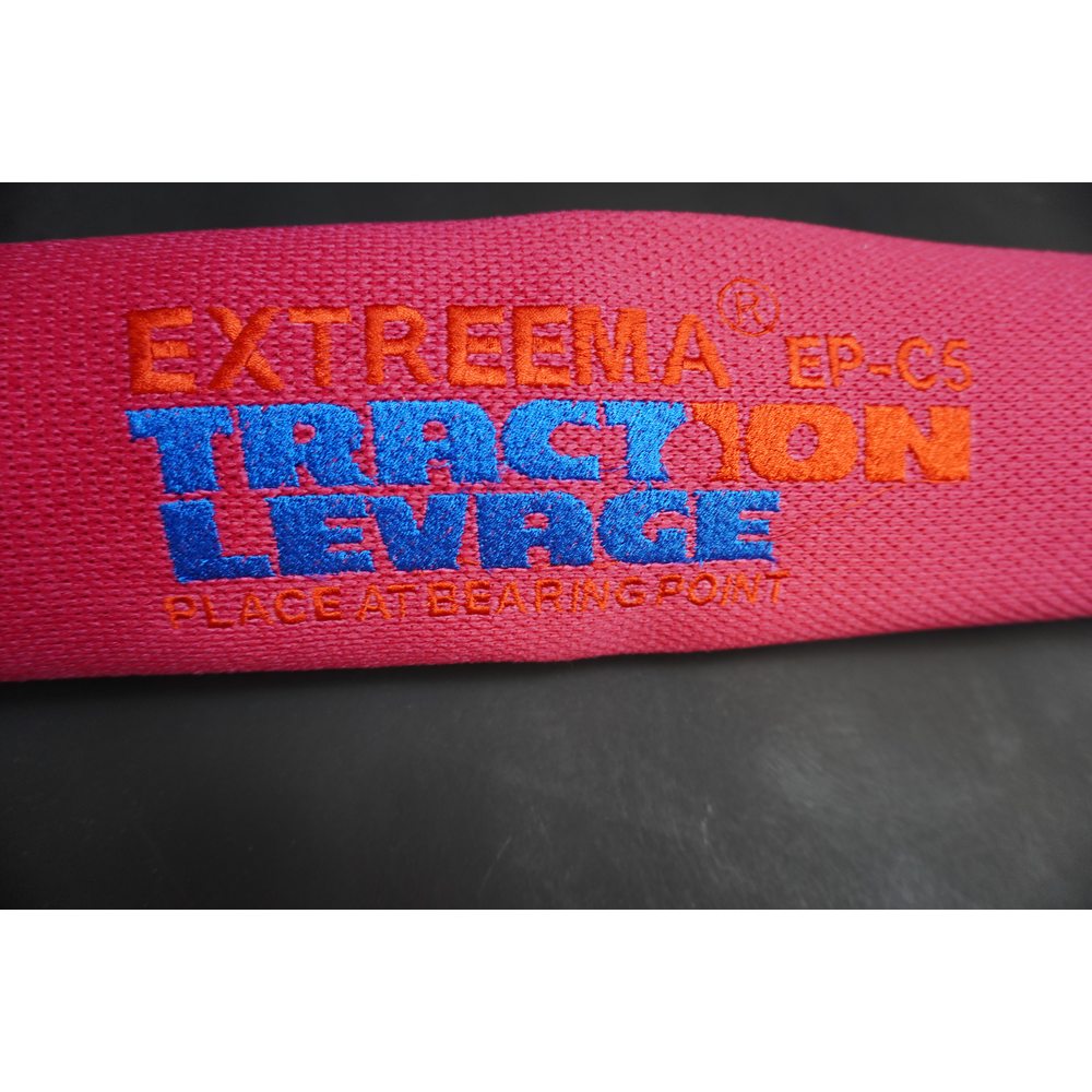 Logo de Traction Levage brodée | © Traction Levage