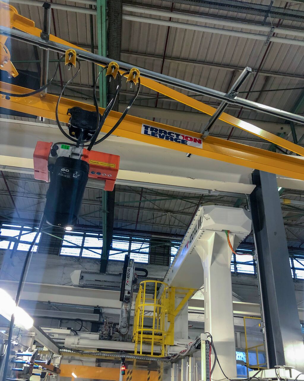 Jib crane for a production line